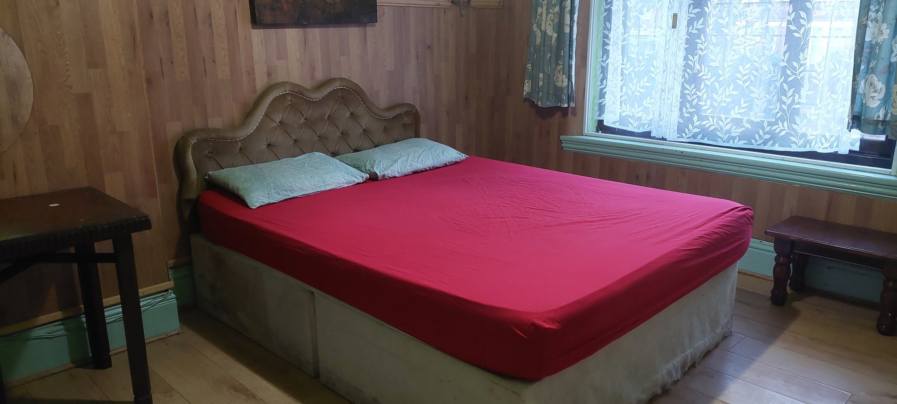 Guest room photograph supplied for Sheriden House Hotel